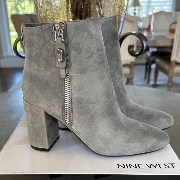 Nine West • Takes 9x9 Dark Gray Suede  • Ankle Booties • Size 7 - Picture 8 of 8
